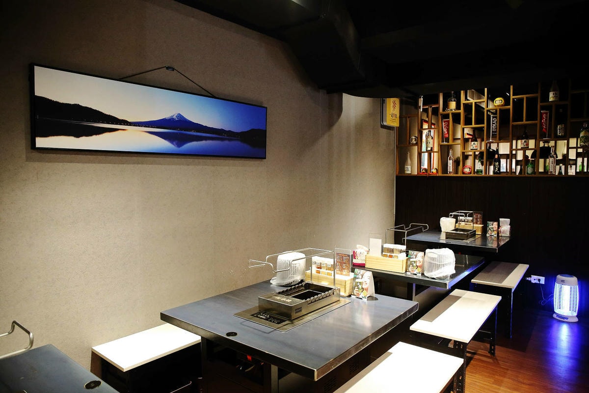 【新開店】串燒自動燒烤搶先吃!一起烤串-想吃什麼串燒放上去就