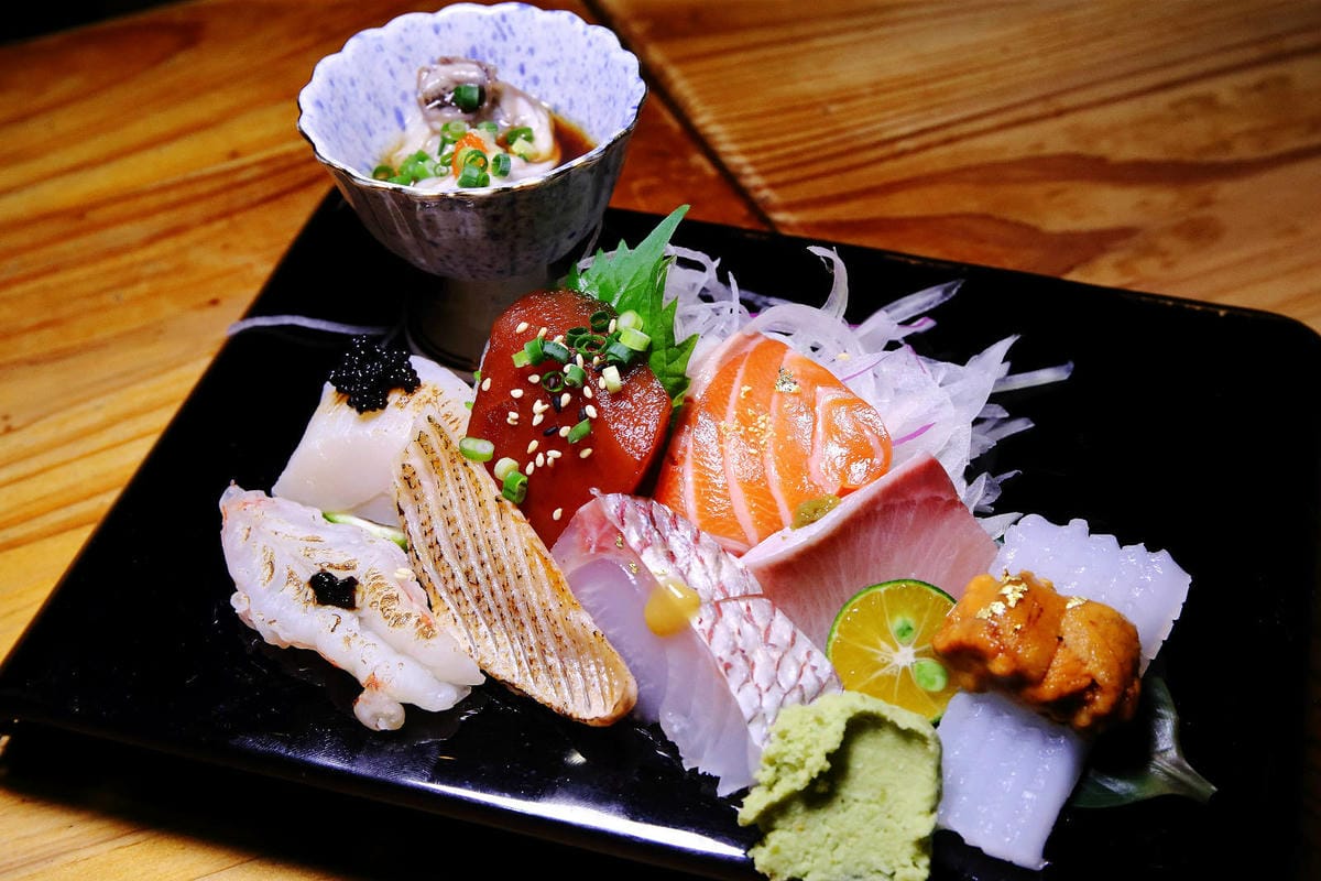 台北日式無菜單料理推薦，建一食堂八品精緻餐點，比臉大的爆卵麵