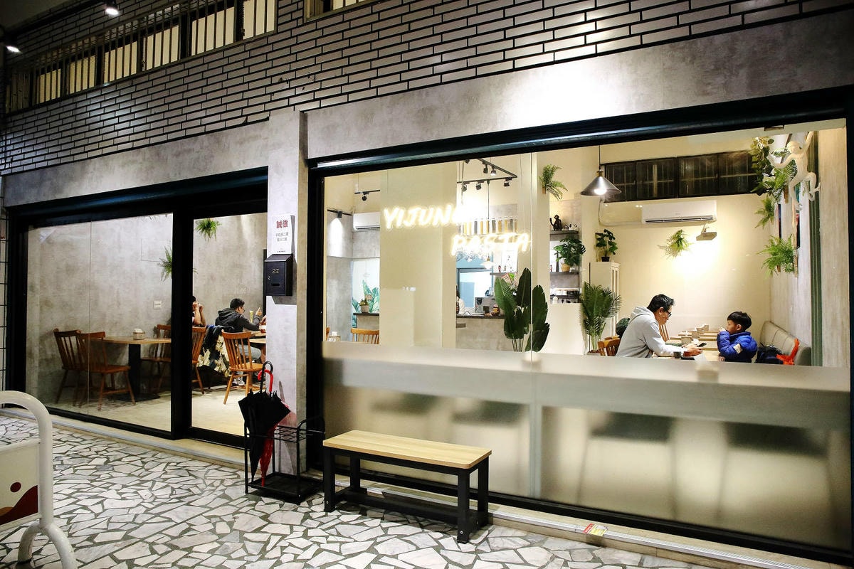 【幸福捷運站美食】新開幕!義匠義式湯麵-新莊昌明店,超級好吃 【幸福捷運站美食】新開幕!義匠義式湯麵-新莊昌明店,超級好吃