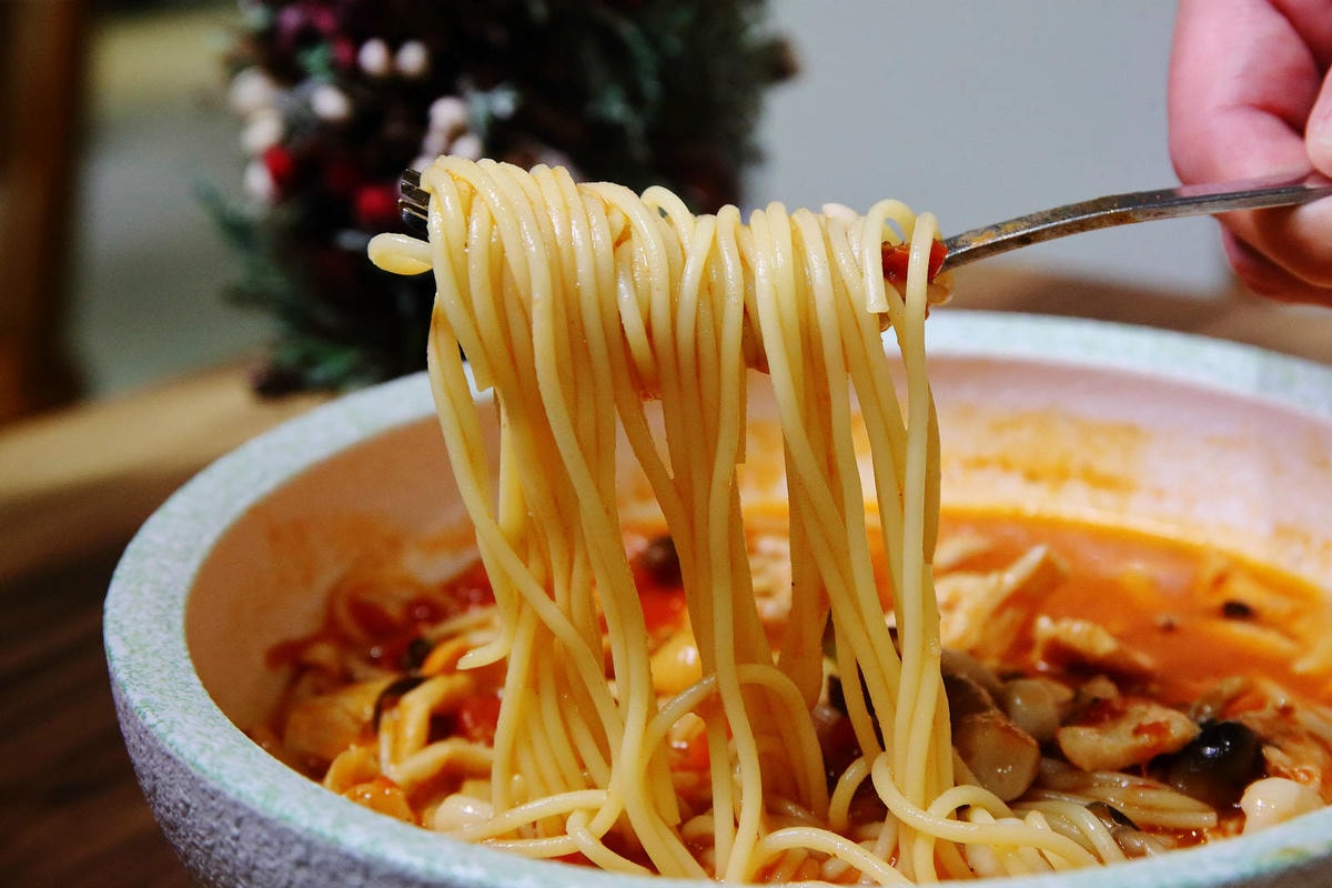 【幸福捷運站美食】新開幕!義匠義式湯麵-新莊昌明店,超級好吃 【幸福捷運站美食】新開幕!義匠義式湯麵-新莊昌明店,超級好吃