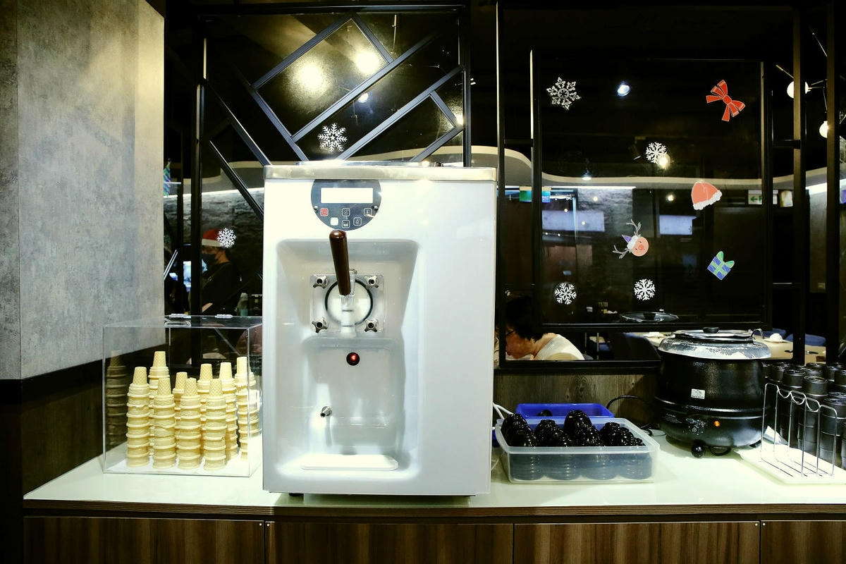 台北火鍋推薦,臨沂殿火鍋,無毒室內養殖白蝦端上桌,忠孝新生C