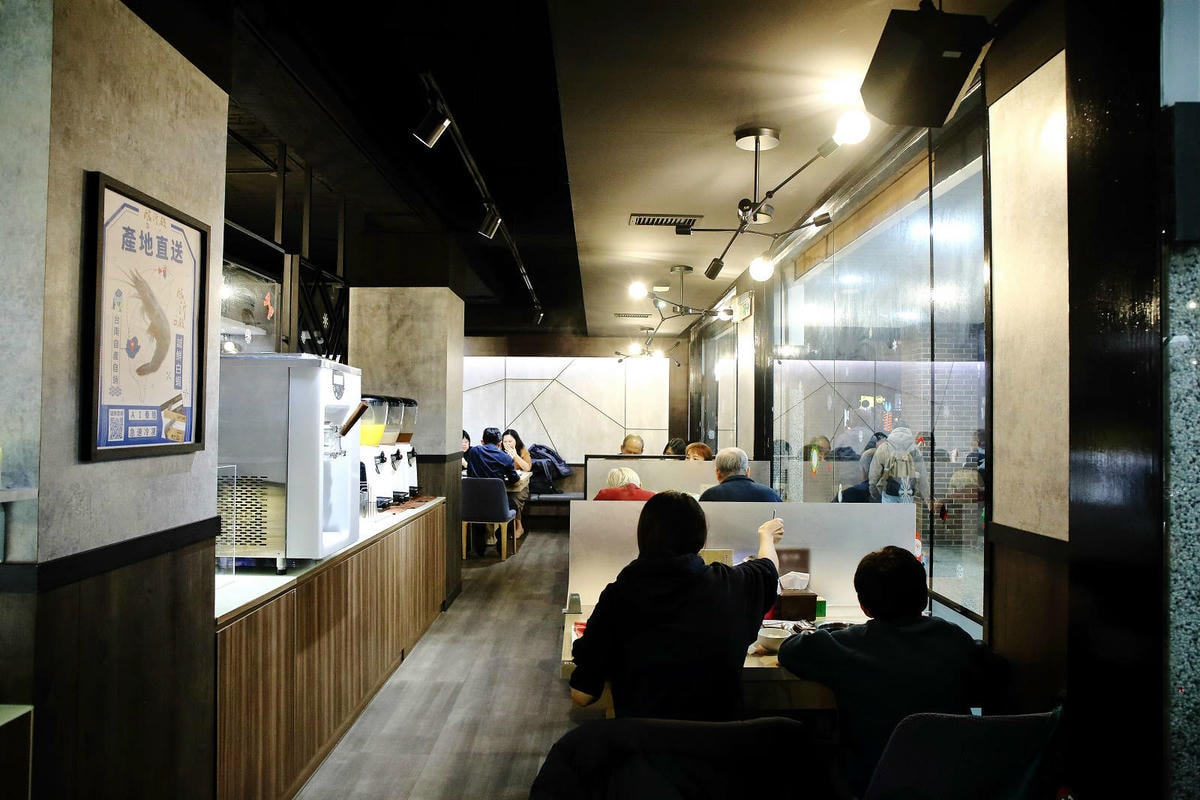 台北火鍋推薦,臨沂殿火鍋,無毒室內養殖白蝦端上桌,忠孝新生C