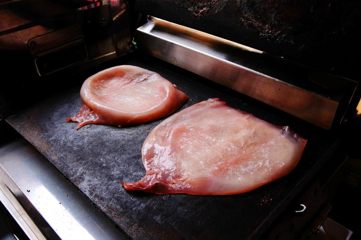 【迪化街美食】全台灣最好吃的魷魚-魷布院,年節暢銷零食、放假