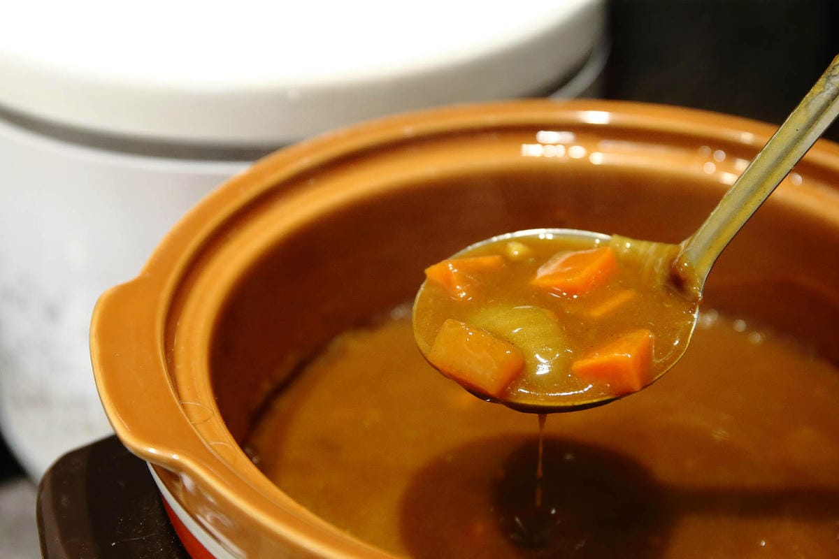 火車讚石頭火鍋，蘆洲超人氣石頭火鍋推薦！只要$389起整櫃蔬