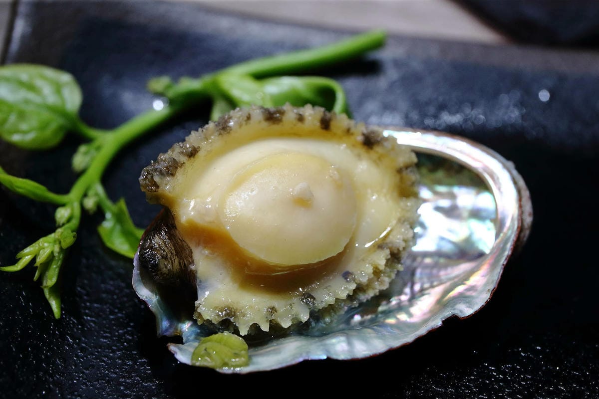 火車讚石頭火鍋，蘆洲超人氣石頭火鍋推薦！只要$389起整櫃蔬