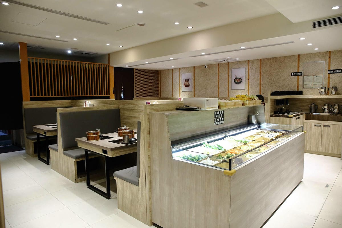 火車讚石頭火鍋，蘆洲超人氣石頭火鍋推薦！只要$389起整櫃蔬