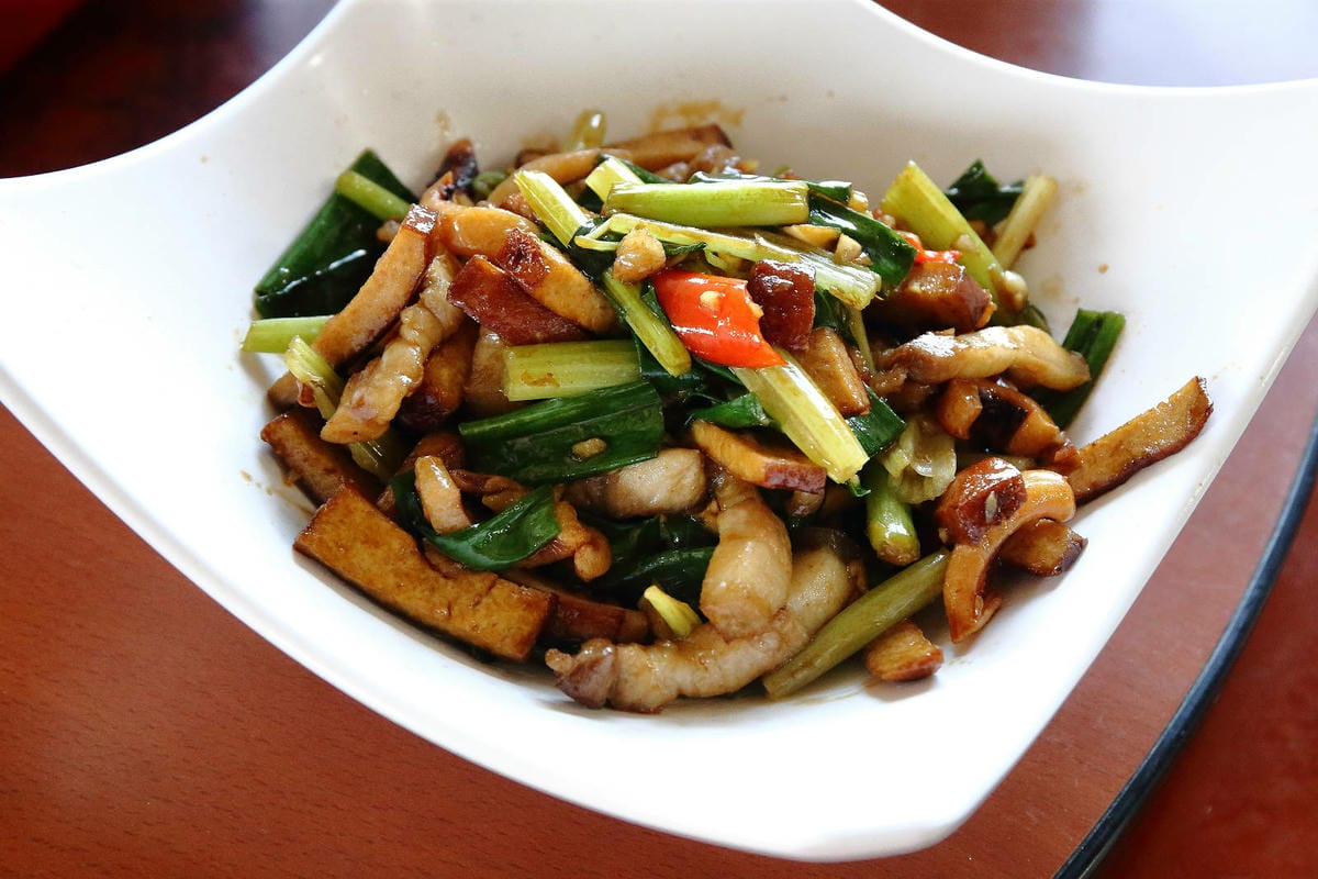 桃園薑母鴨推薦！大鋼盆薑母鴨有夠霸氣！熱炒、特色火鍋料也是必