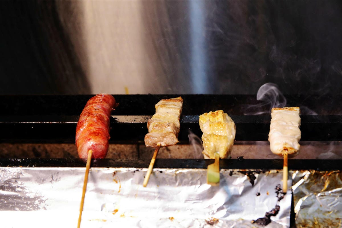 伙串滿酒場，中壢火車站旁串燒店，體驗道地串燒酒場文化，喝得痛