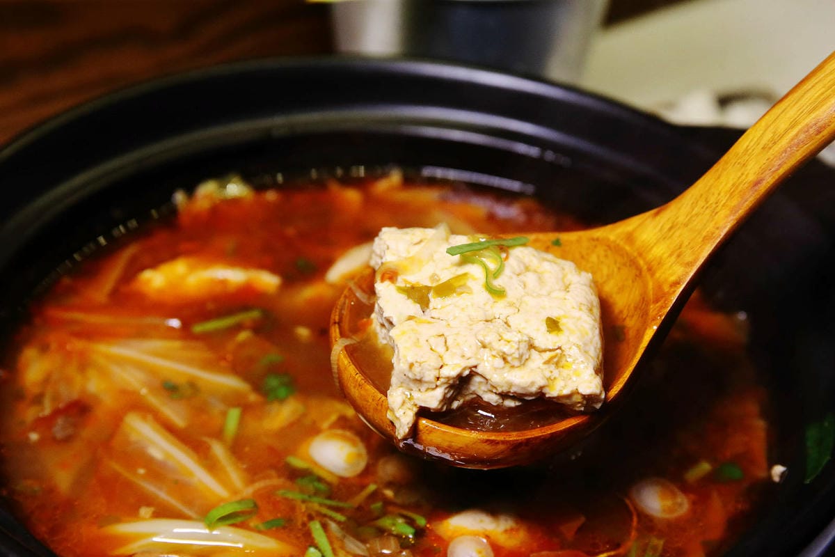 伙串滿酒場，中壢火車站旁串燒店，體驗道地串燒酒場文化，喝得痛