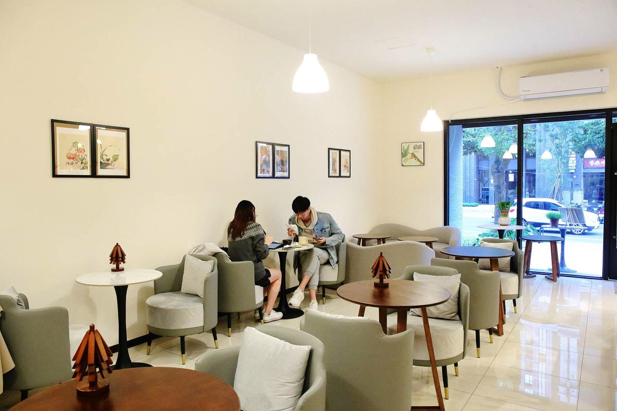 土城新開寵物友善咖啡廳，咖喀咖啡主打手作蛋糕甜點的咖啡廳，千