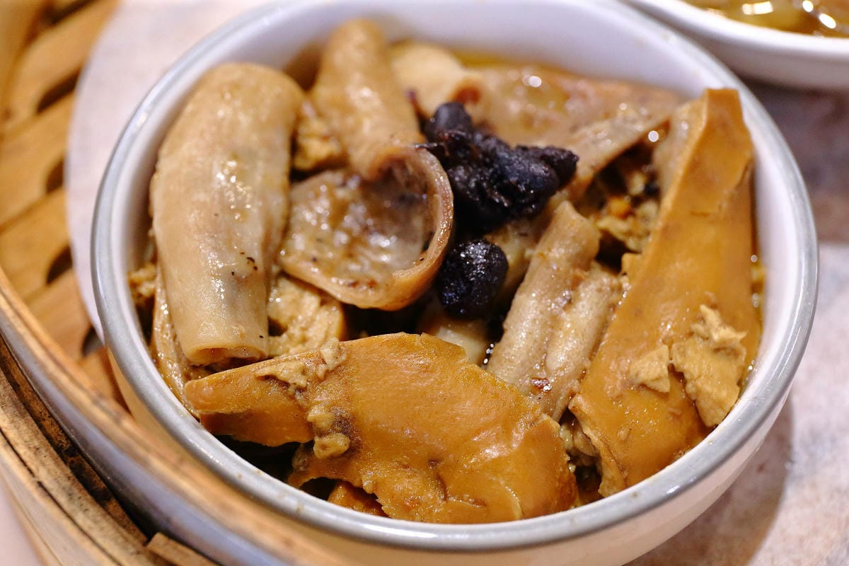 游家肥貓，大溪友善寵物老宅茶餐廳，提供港式私房料理，老闆本身