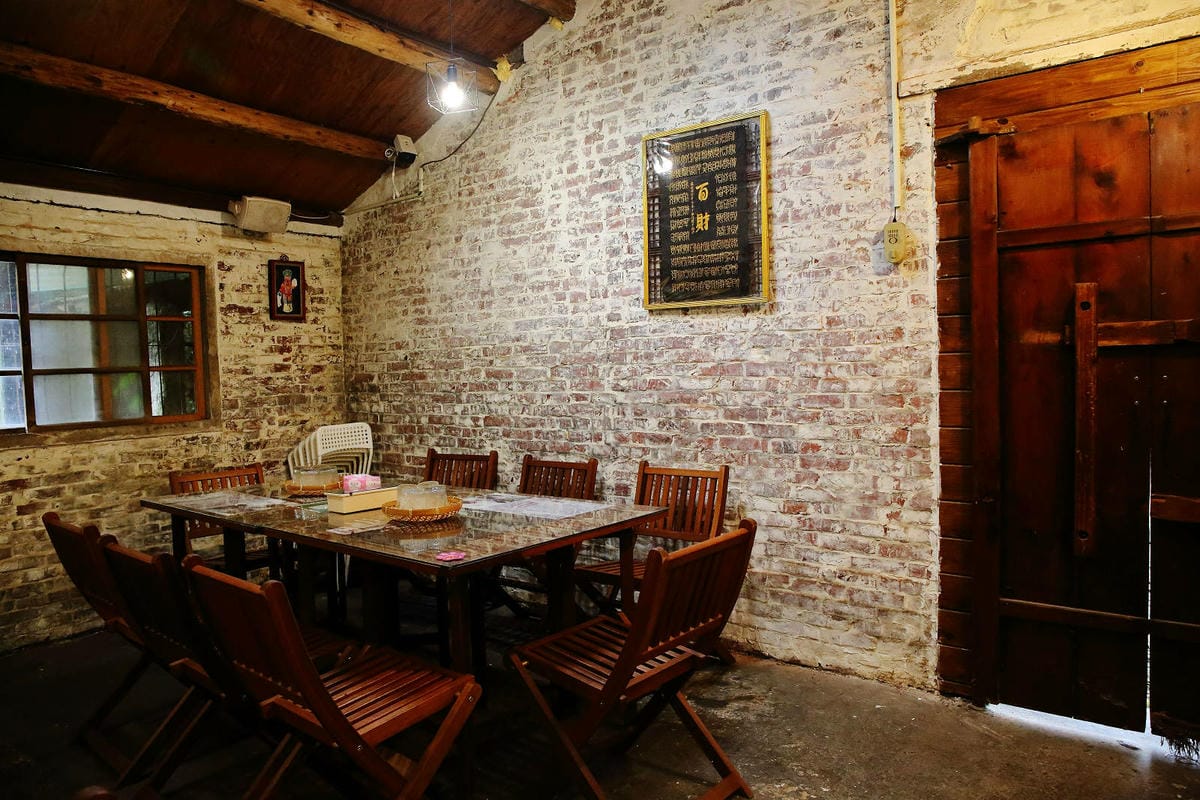 游家肥貓，大溪友善寵物老宅茶餐廳，提供港式私房料理，老闆本身