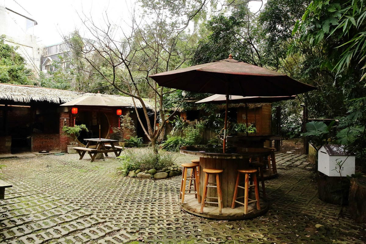 游家肥貓，大溪友善寵物老宅茶餐廳，提供港式私房料理，老闆本身