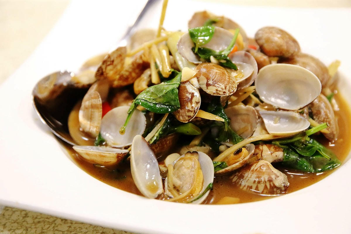 三街海鮮屋，桃園在地人狂推的平價熱炒海鮮，這家真的好猛⋯隨便