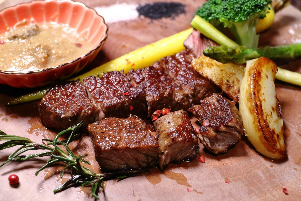 味屋居食 西湖店，和風料理｜餐酒館，嚴選頂級食材結合法式鐵板