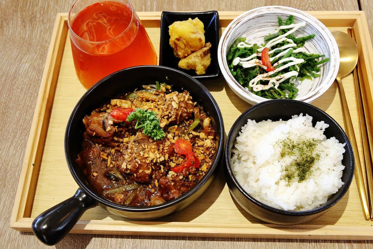 南投埔里超推薦景觀餐廳!虎嘯山嵐-厲害玻璃屋咖啡廳,山景第一