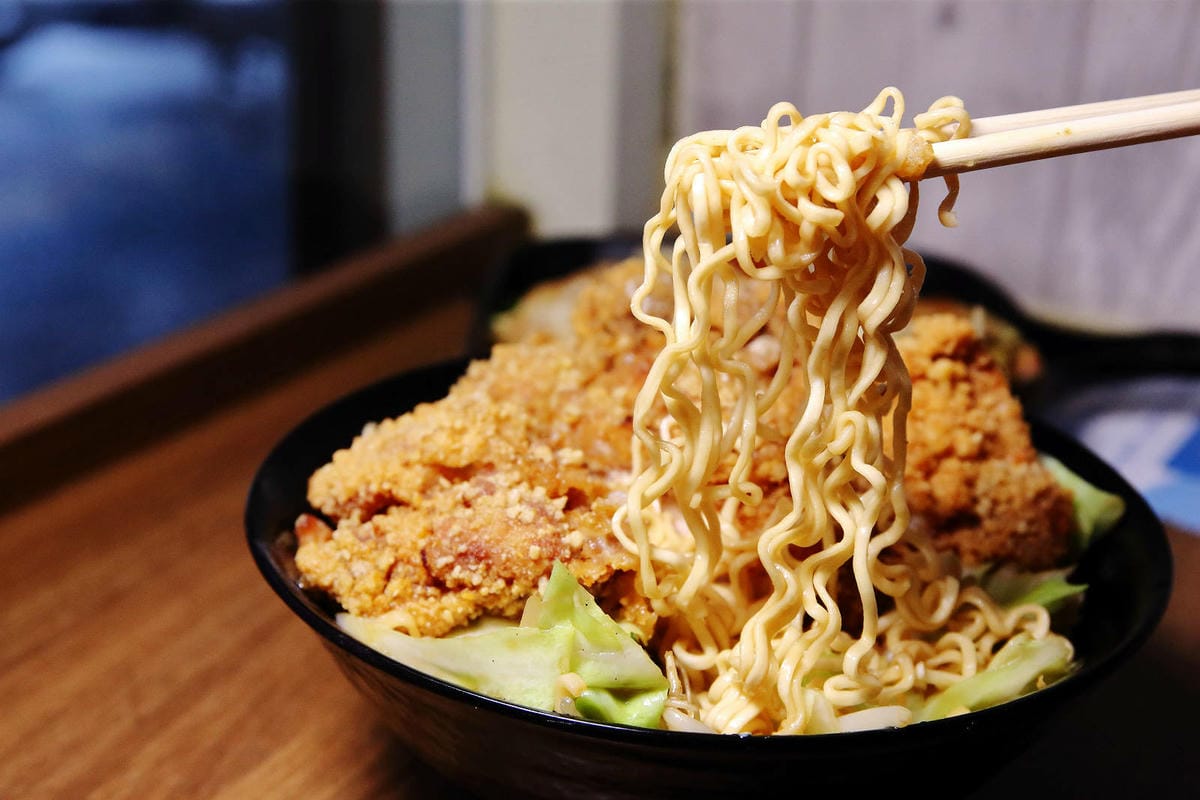 早安好食光x嘟比飯麵館，新店終於有很好吃的早午餐了！超強炒泡