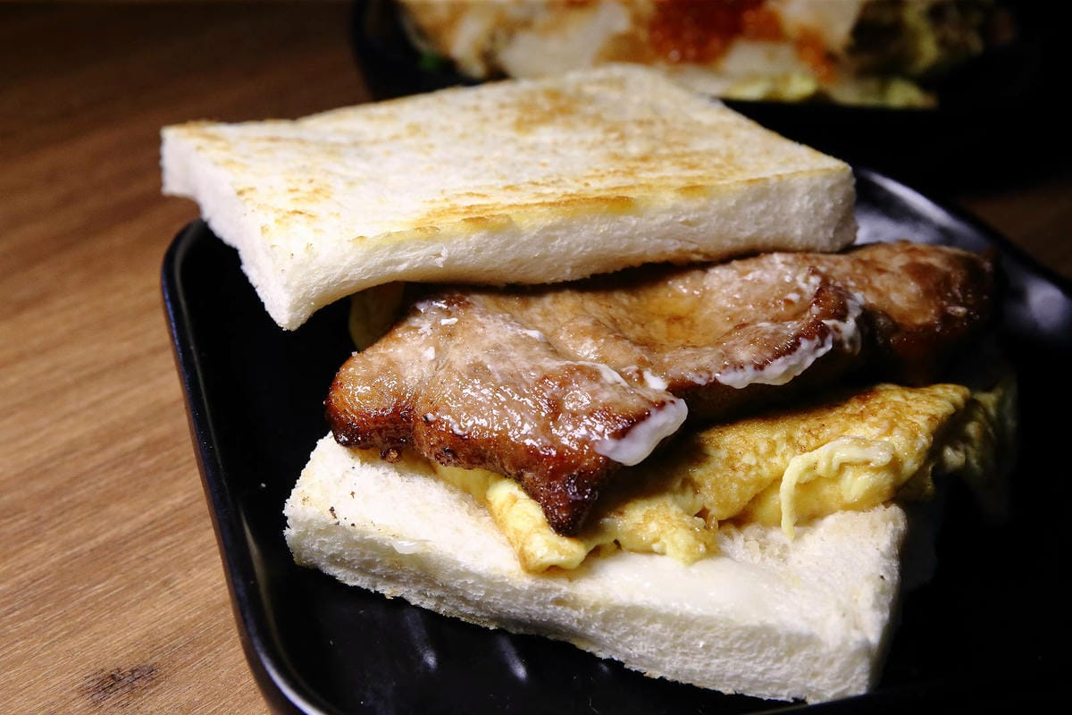 早安好食光x嘟比飯麵館，新店終於有很好吃的早午餐了！超強炒泡