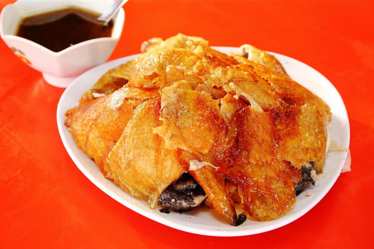 咱兜黃金脆皮雞,竹山紫南宮必吃美食,他們家脆皮烤雞有夠優秀,