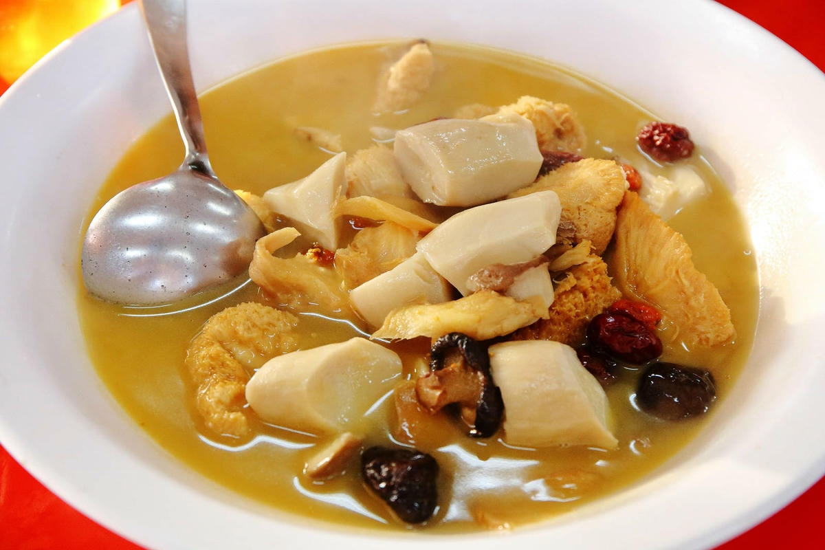 咱兜黃金脆皮雞,竹山紫南宮必吃美食,他們家脆皮烤雞有夠優秀,