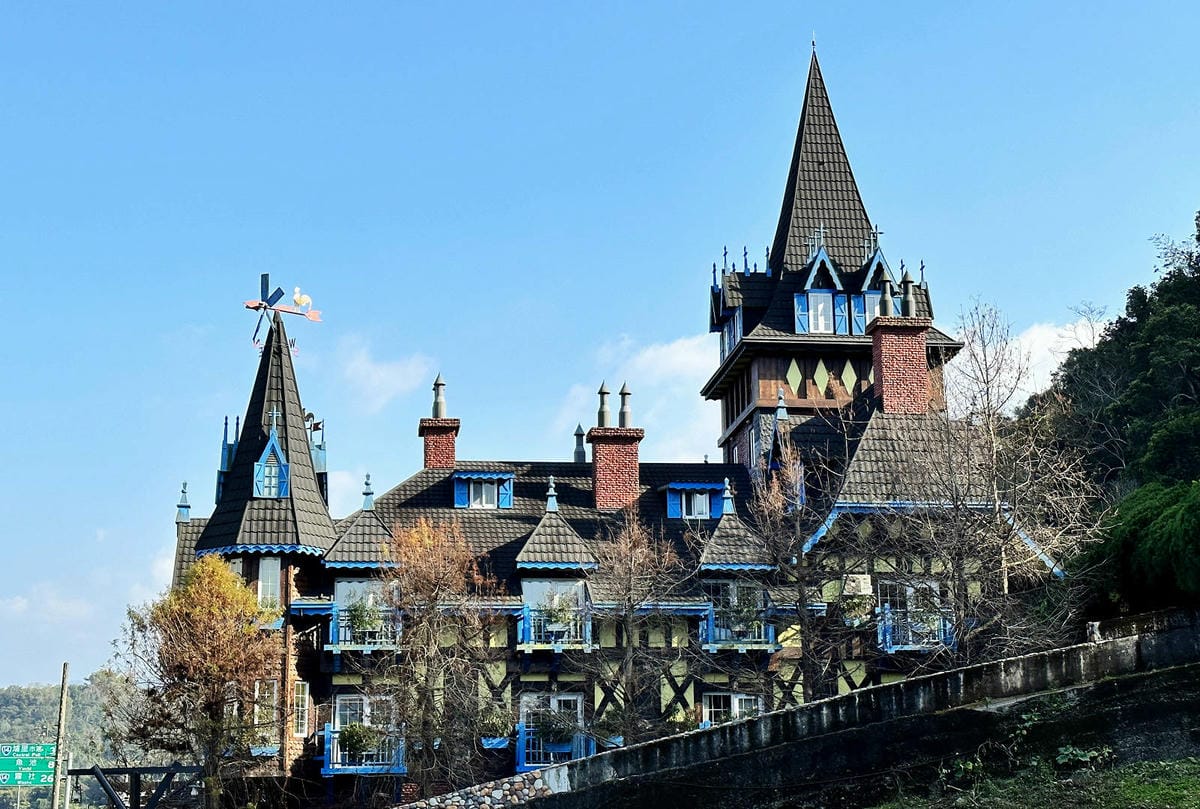 霍爾的移動城堡在埔里，藍色城堡X茱諾法式甜點，埔里超人氣甜點