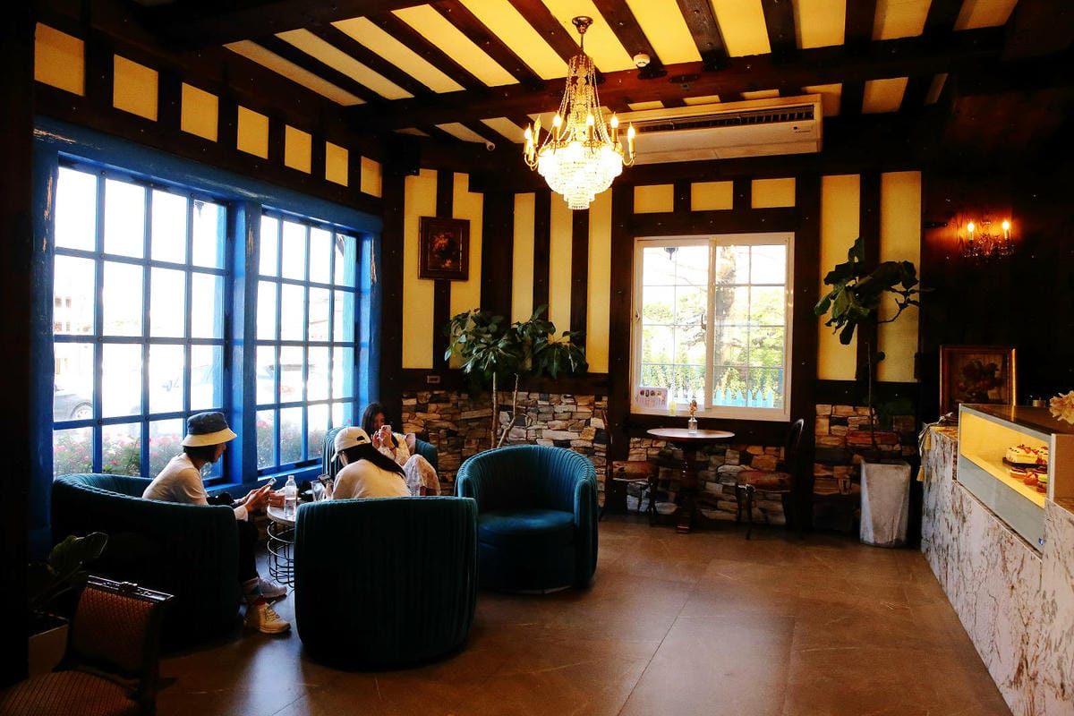 霍爾的移動城堡在埔里，藍色城堡X茱諾法式甜點，埔里超人氣甜點