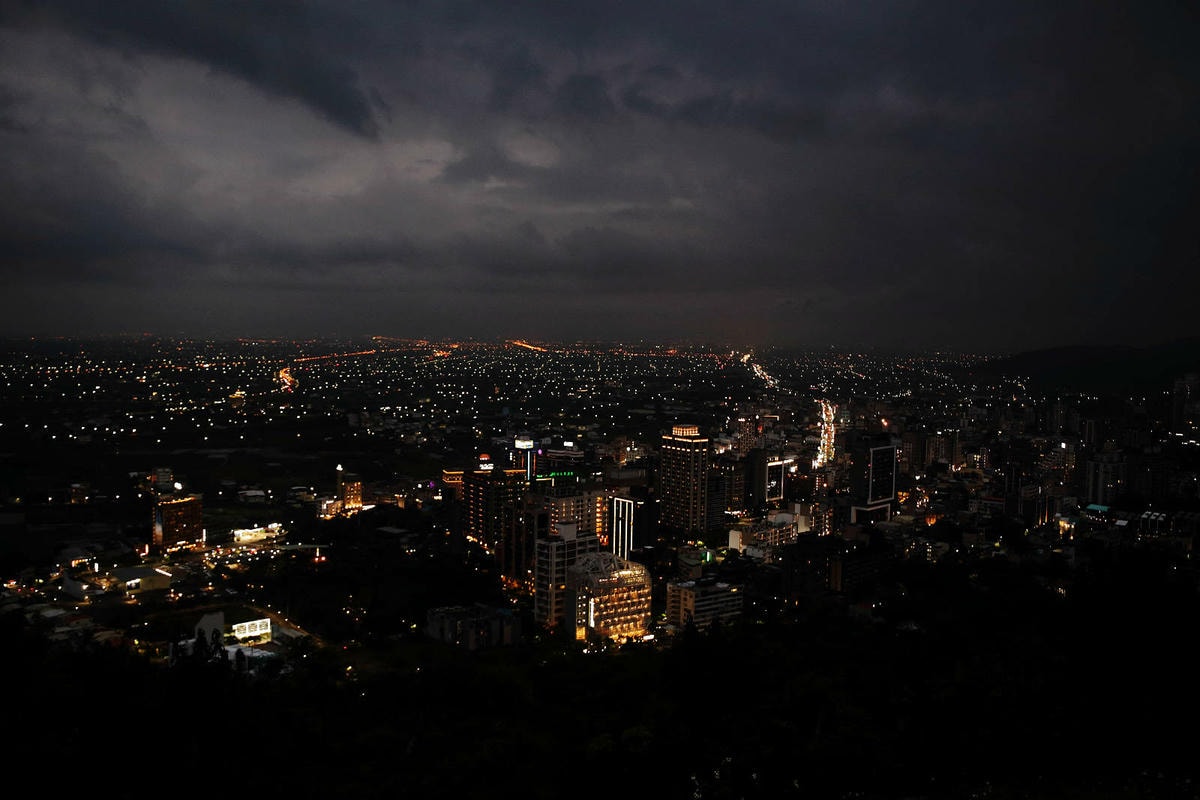 宜蘭必去無敵夜景!空ㄟ農場-宜蘭超人氣夜景餐廳,遠望龜山島、