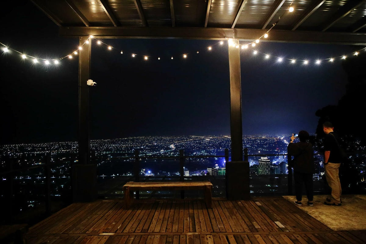 宜蘭必去無敵夜景!空ㄟ農場-宜蘭超人氣夜景餐廳,遠望龜山島、