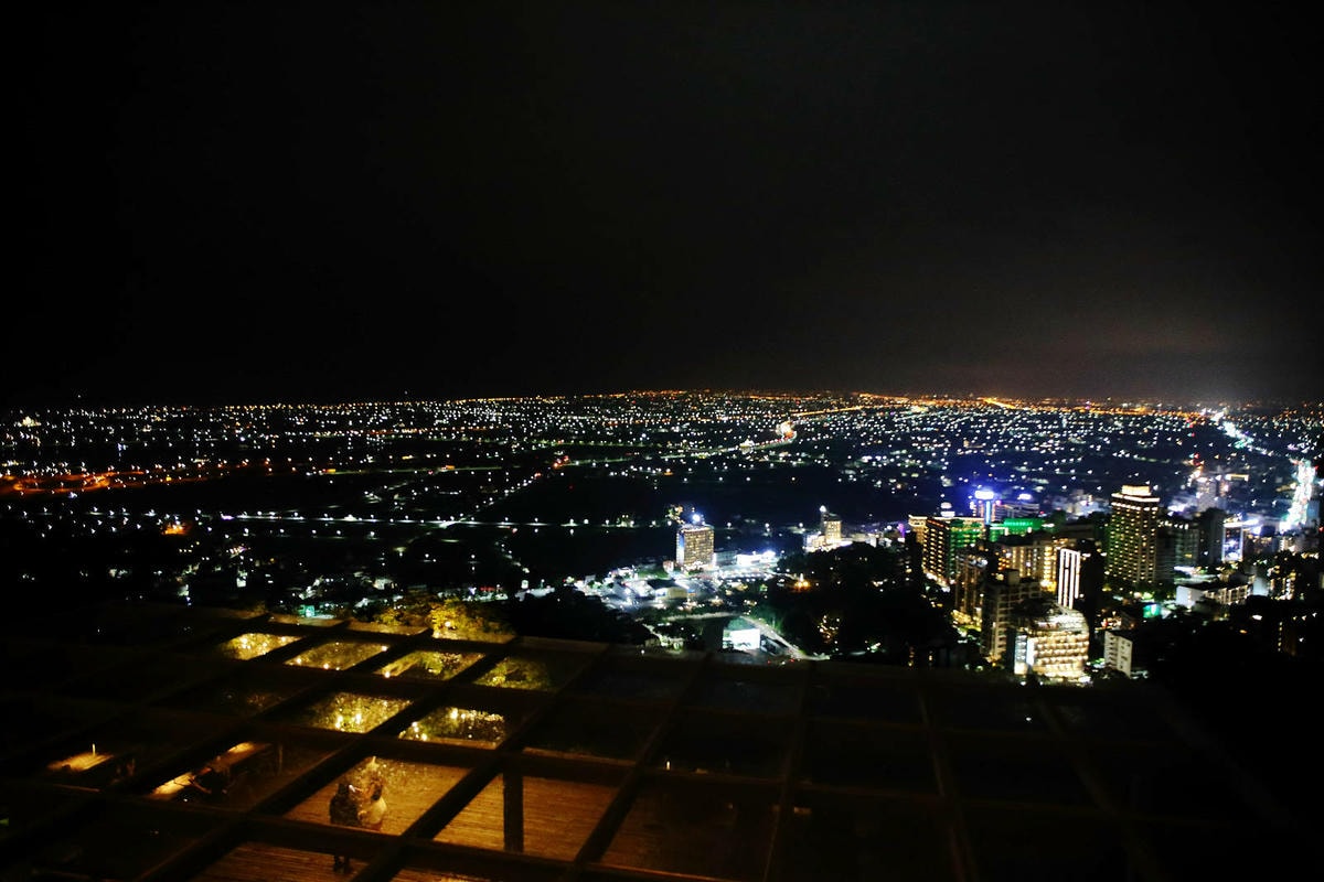 宜蘭必去無敵夜景!空ㄟ農場-宜蘭超人氣夜景餐廳,遠望龜山島、