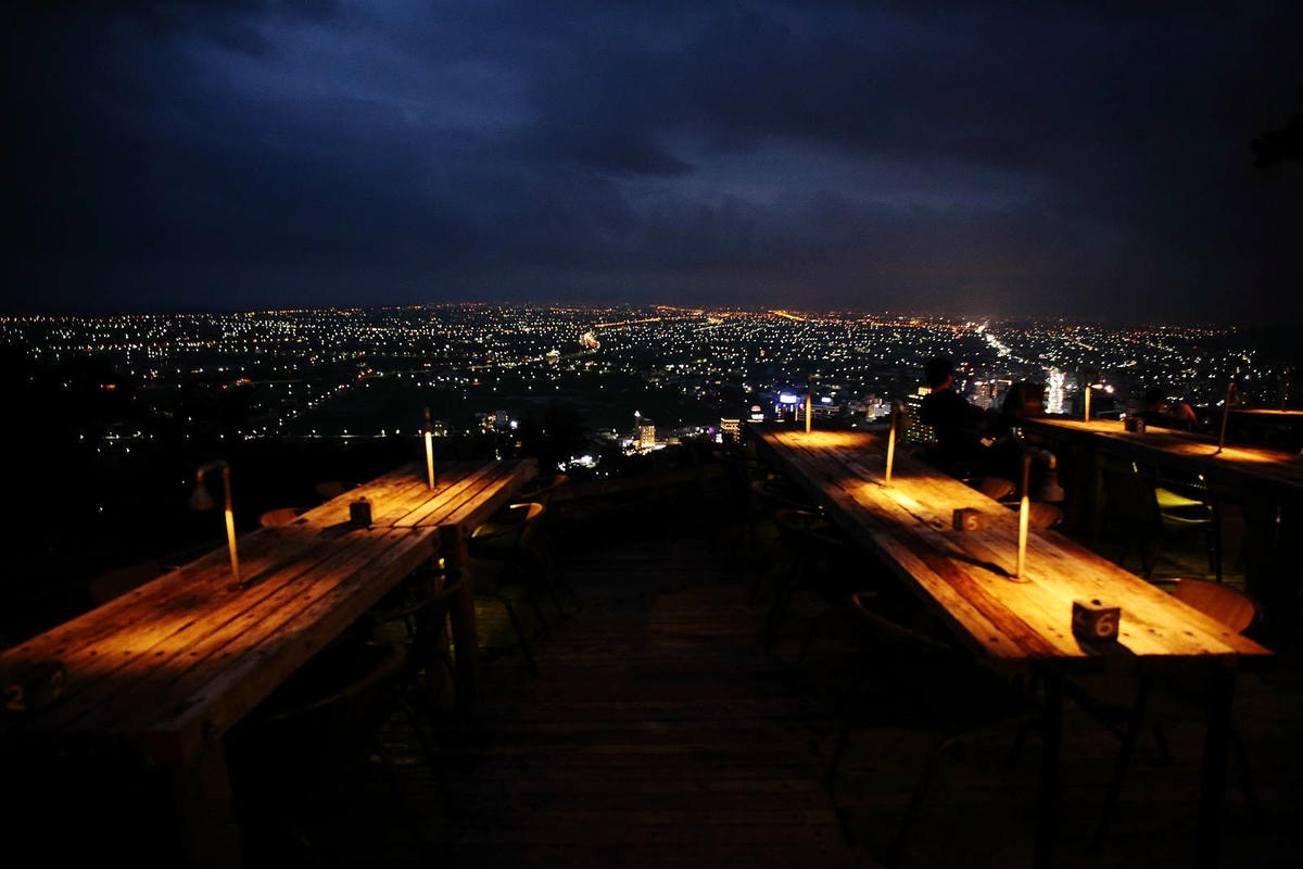 宜蘭必去無敵夜景!空ㄟ農場-宜蘭超人氣夜景餐廳,遠望龜山島、