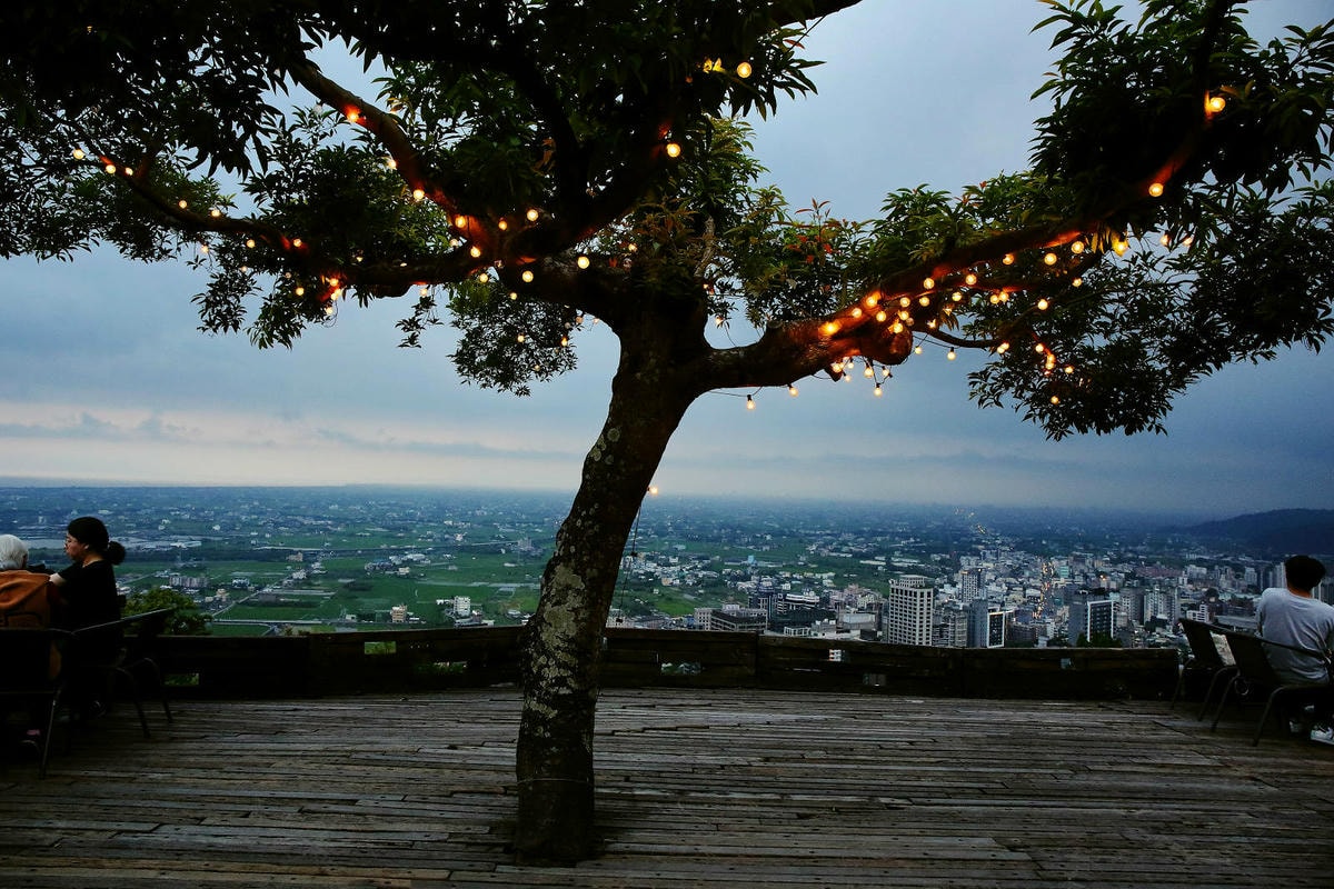 宜蘭必去無敵夜景!空ㄟ農場-宜蘭超人氣夜景餐廳,遠望龜山島、