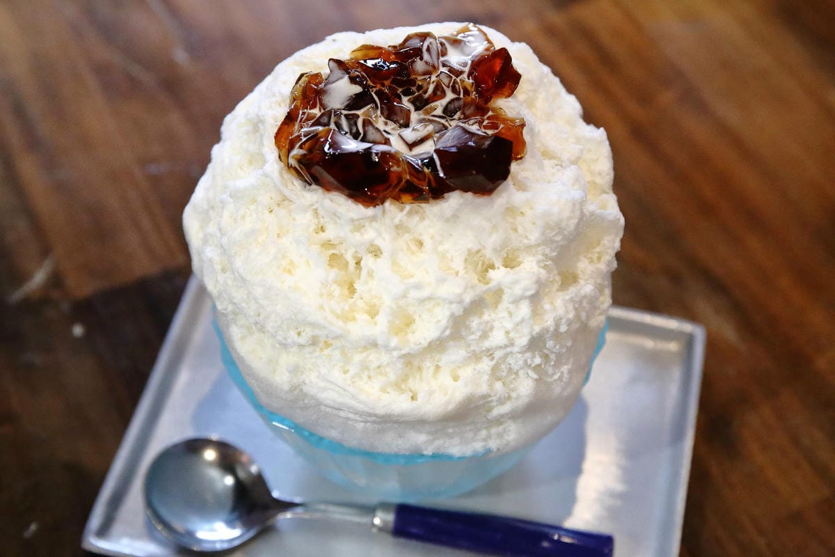 浪花丸かき氷 宜蘭本店，招牌彩色小熊刨冰和藍色富士山冰，可愛