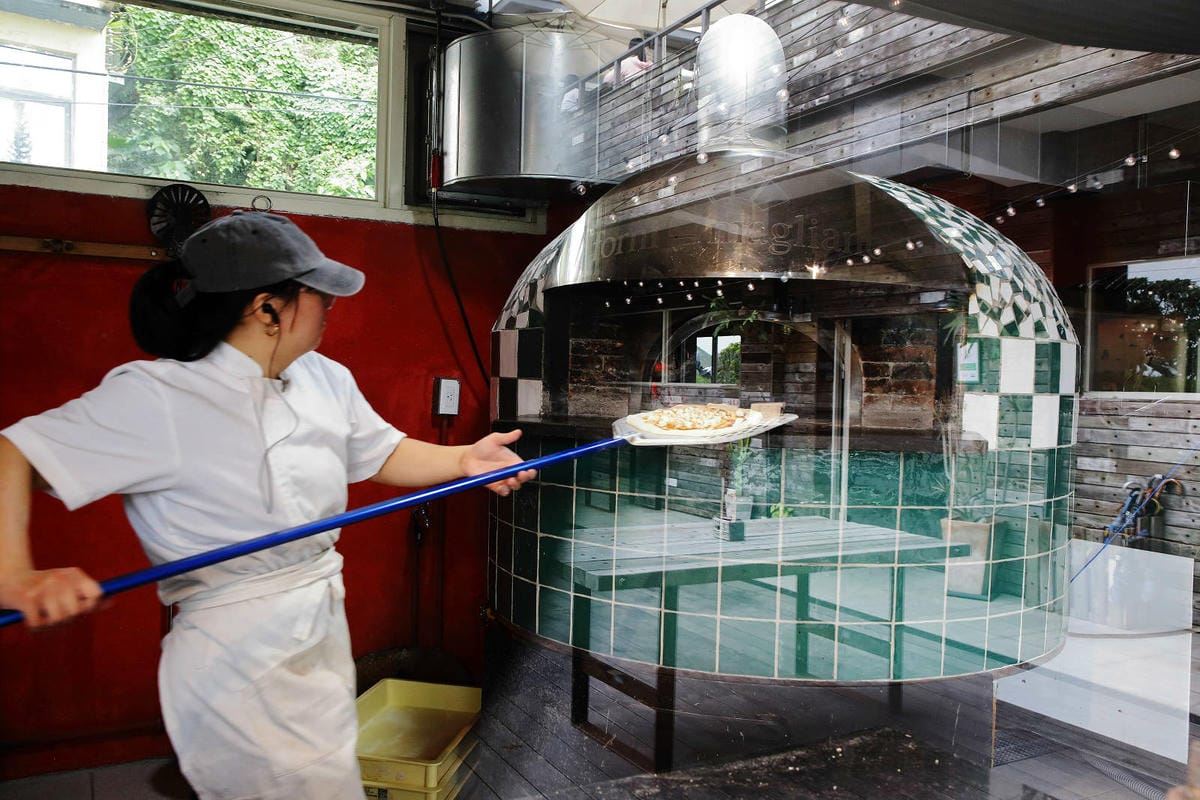 「笑ㄟ咖啡」宜蘭南方澳海景餐廳，坐擁內埤情人灣的無敵海景，踩