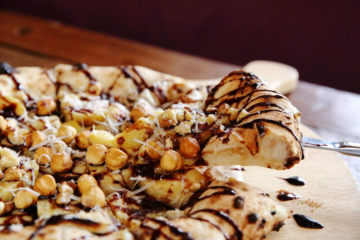 「笑ㄟ咖啡」宜蘭南方澳海景餐廳，坐擁內埤情人灣的無敵海景，踩