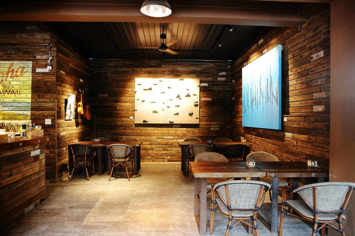 「笑ㄟ咖啡」宜蘭南方澳海景餐廳，坐擁內埤情人灣的無敵海景，踩