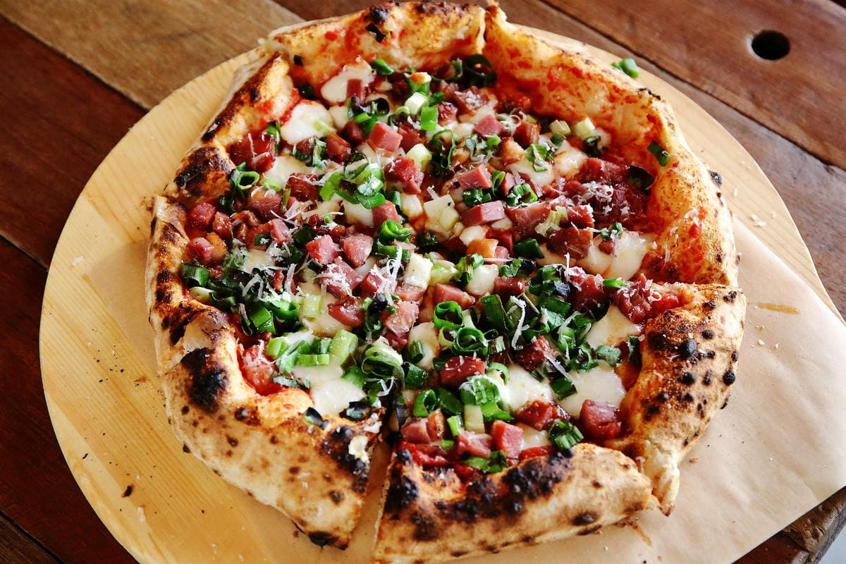 「笑ㄟ咖啡」宜蘭南方澳海景餐廳，坐擁內埤情人灣的無敵海景，踩