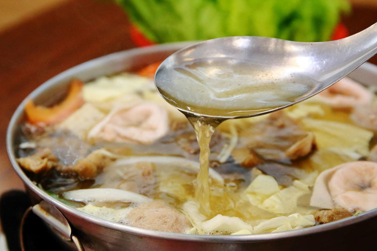 溫體牛肉火鍋台中推薦！牛董牛肉爐每日新鮮手切溫體台灣牛，價格