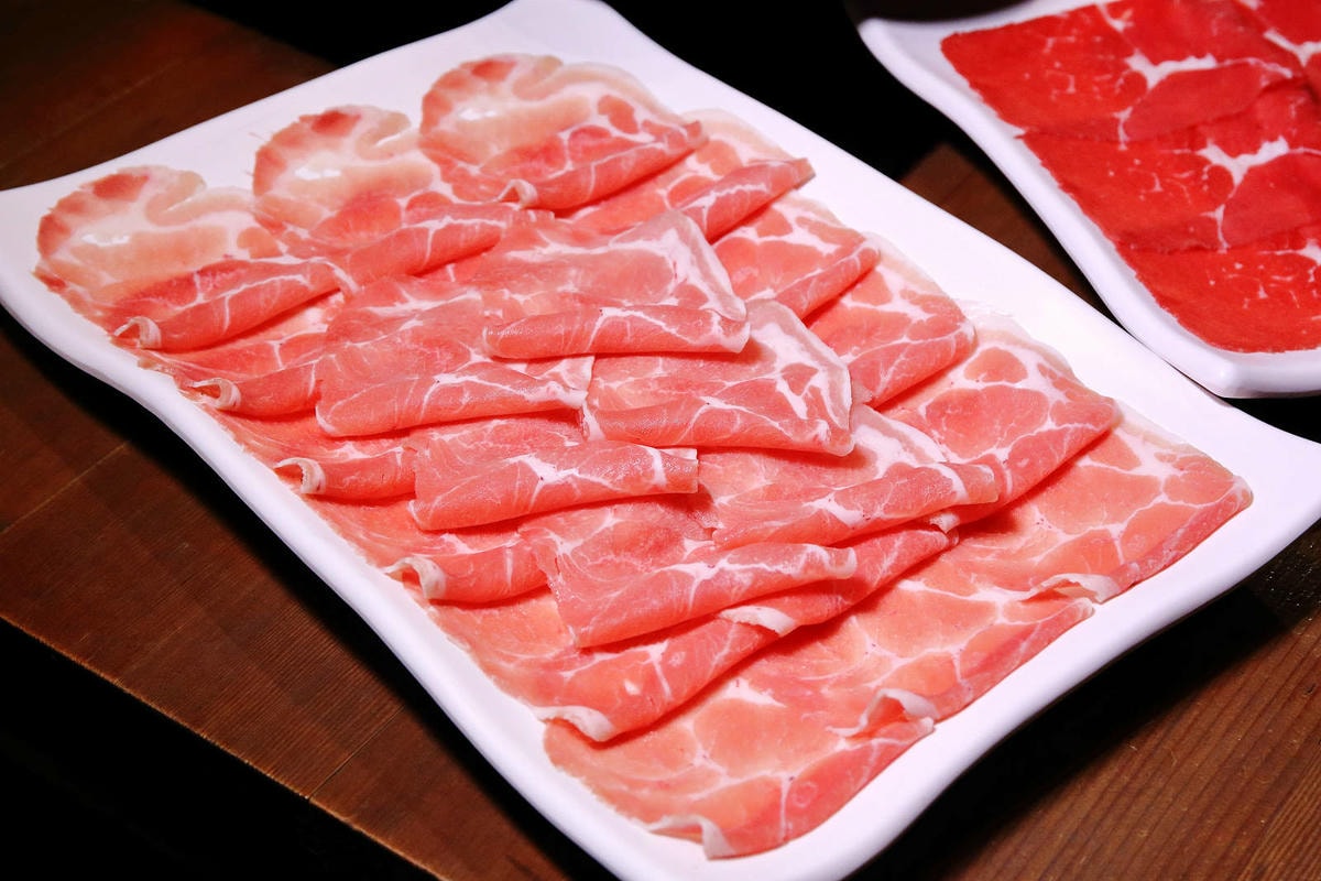 肉多多最強的不只肉蛋糕?火鍋控必點2大鍋物!70多種自助吧吃