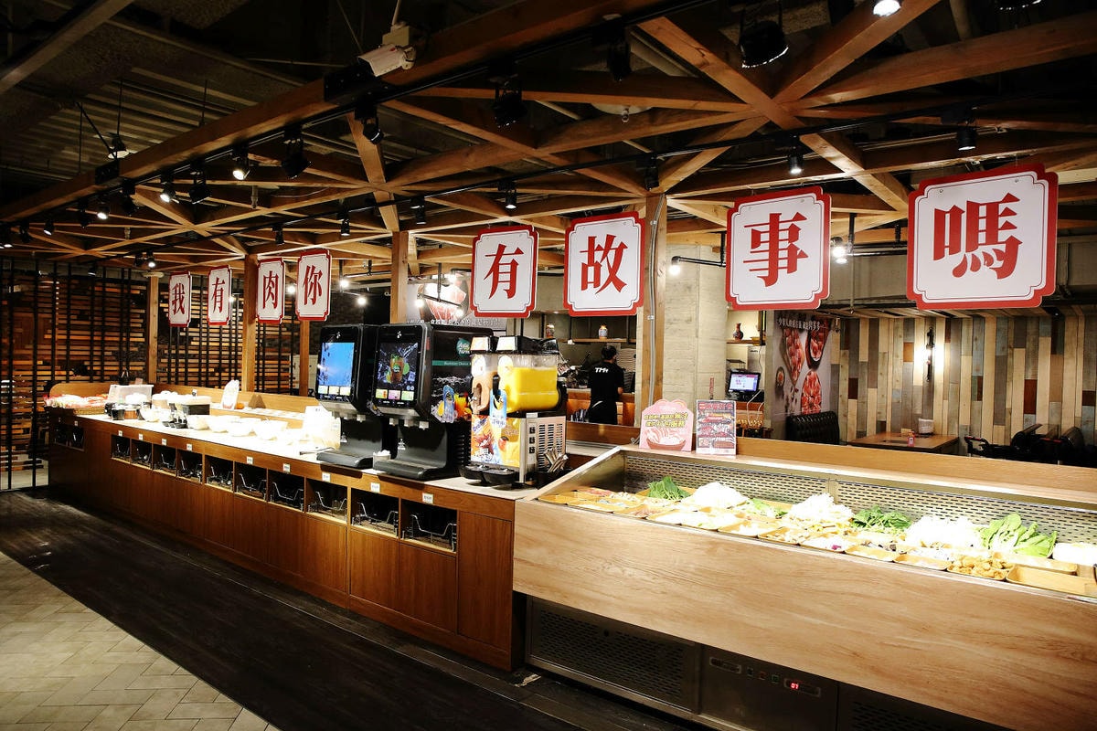 肉多多最強的不只肉蛋糕?火鍋控必點2大鍋物!70多種自助吧吃