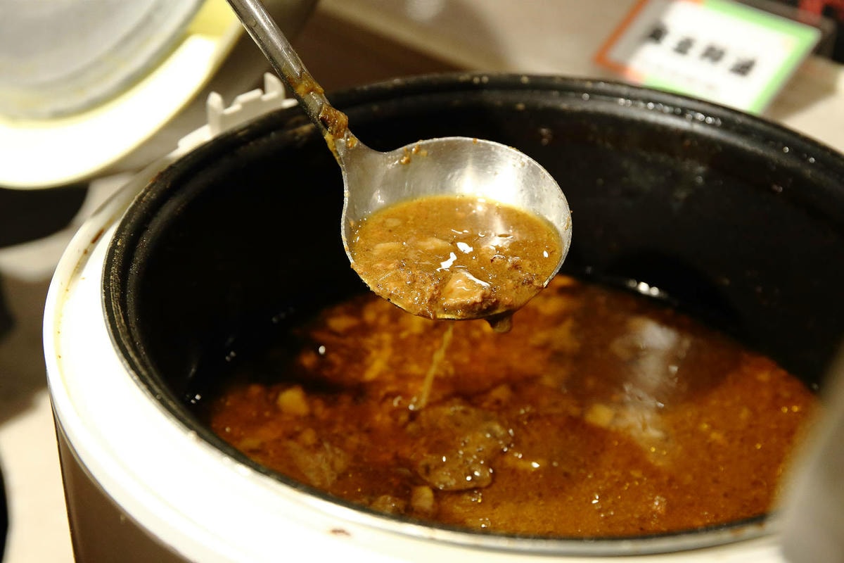 肉多多最強的不只肉蛋糕?火鍋控必點2大鍋物!70多種自助吧吃