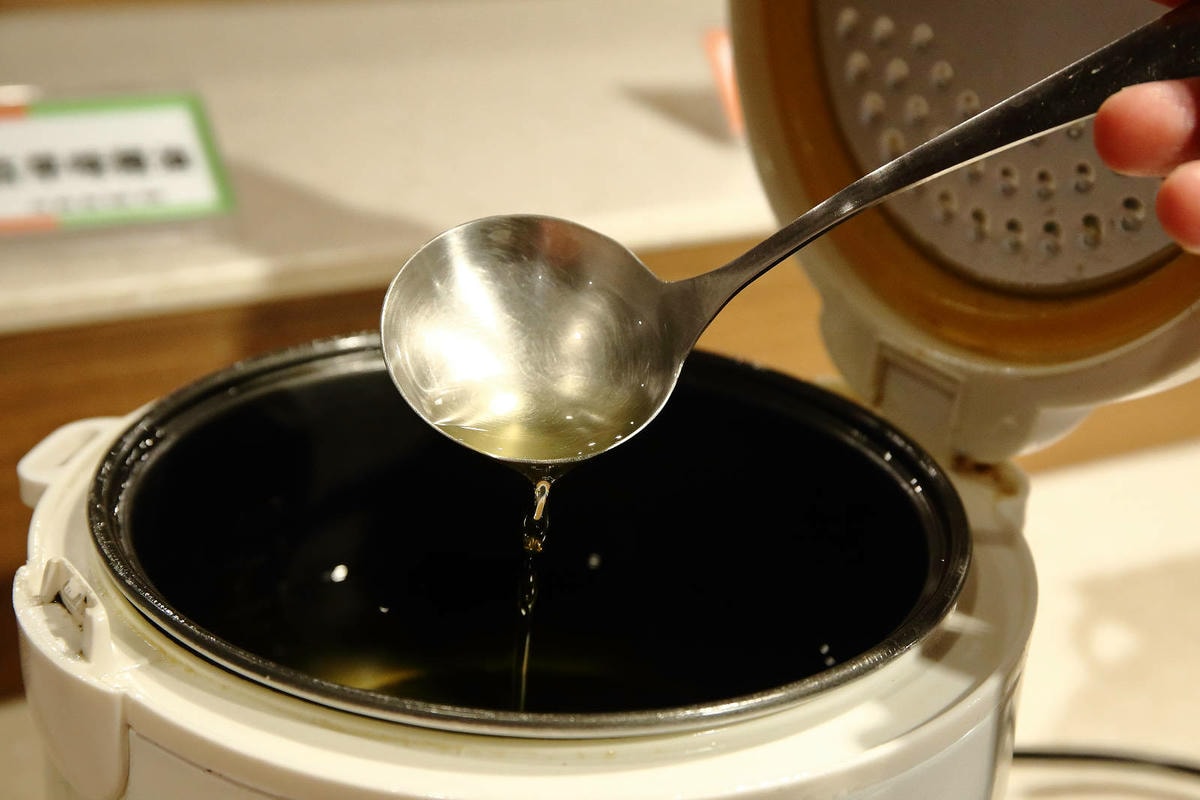 肉多多最強的不只肉蛋糕?火鍋控必點2大鍋物!70多種自助吧吃