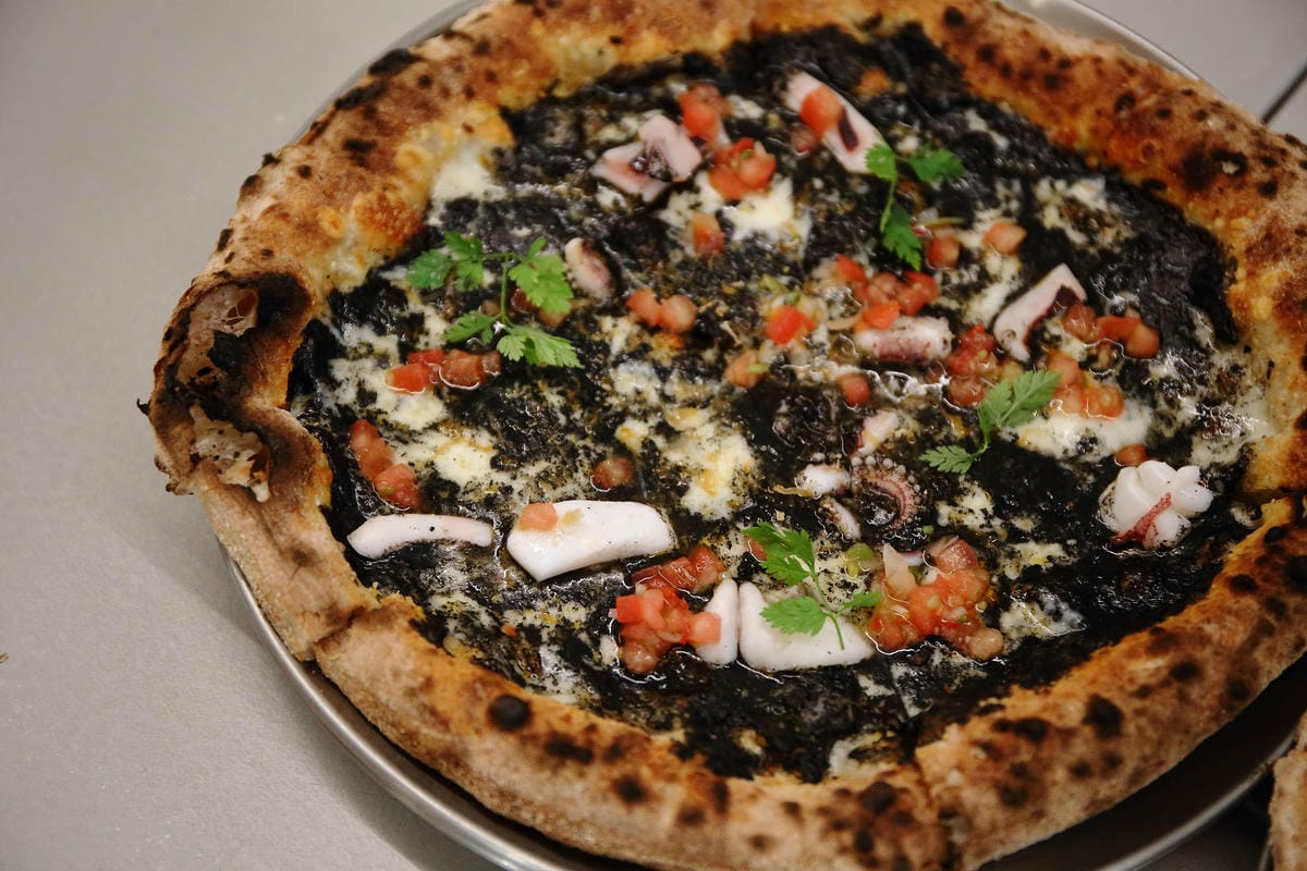 台北中山必吃美食+1！批薩謎勒Pizza超級無敵霹靂好吃！全