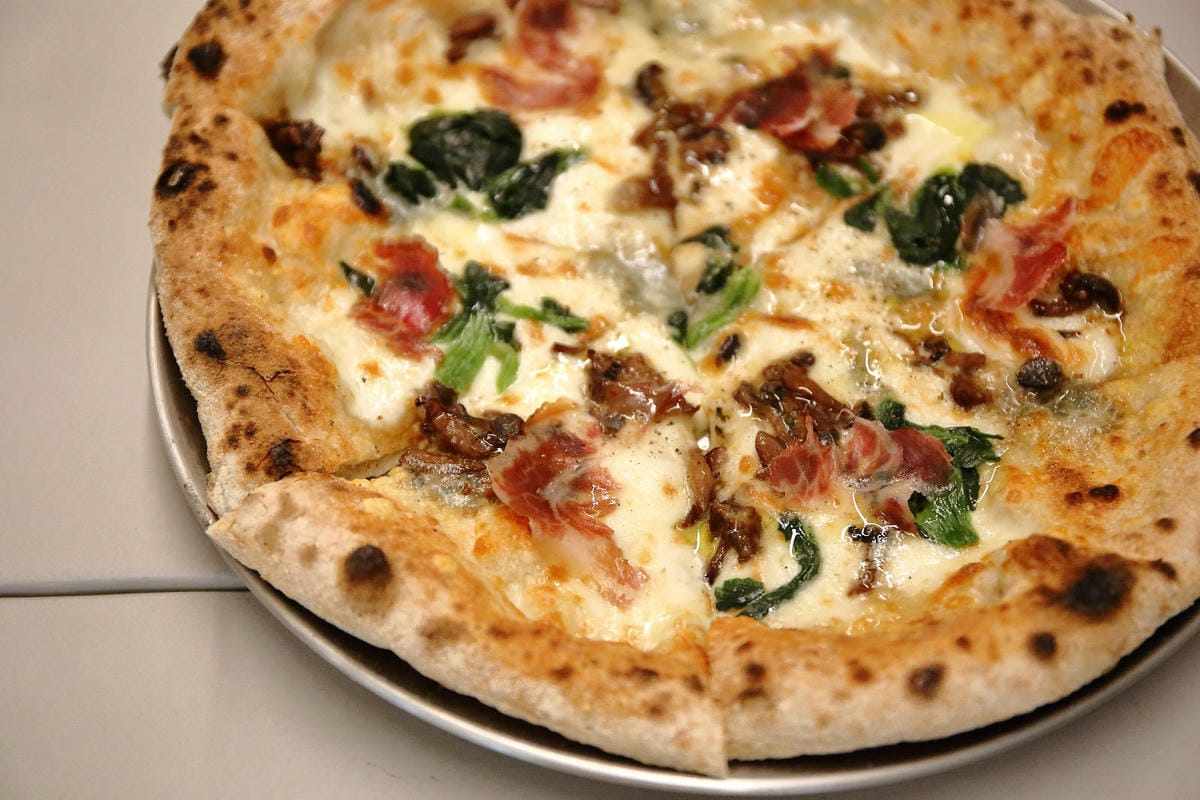 台北中山必吃美食+1！批薩謎勒Pizza超級無敵霹靂好吃！全