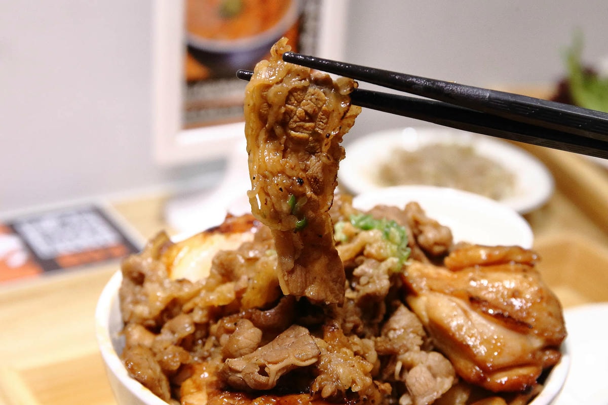 三峽隱藏版美食,肉享家自助式人氣丼飯,滿滿的肉量鋪在白飯上, 三峽隱藏版美食,肉享家自助式人氣丼飯,滿滿的肉量鋪在白飯上,