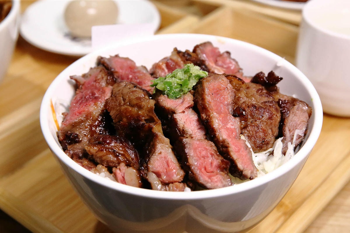 三峽隱藏版美食,肉享家自助式人氣丼飯,滿滿的肉量鋪在白飯上, 三峽隱藏版美食,肉享家自助式人氣丼飯,滿滿的肉量鋪在白飯上,