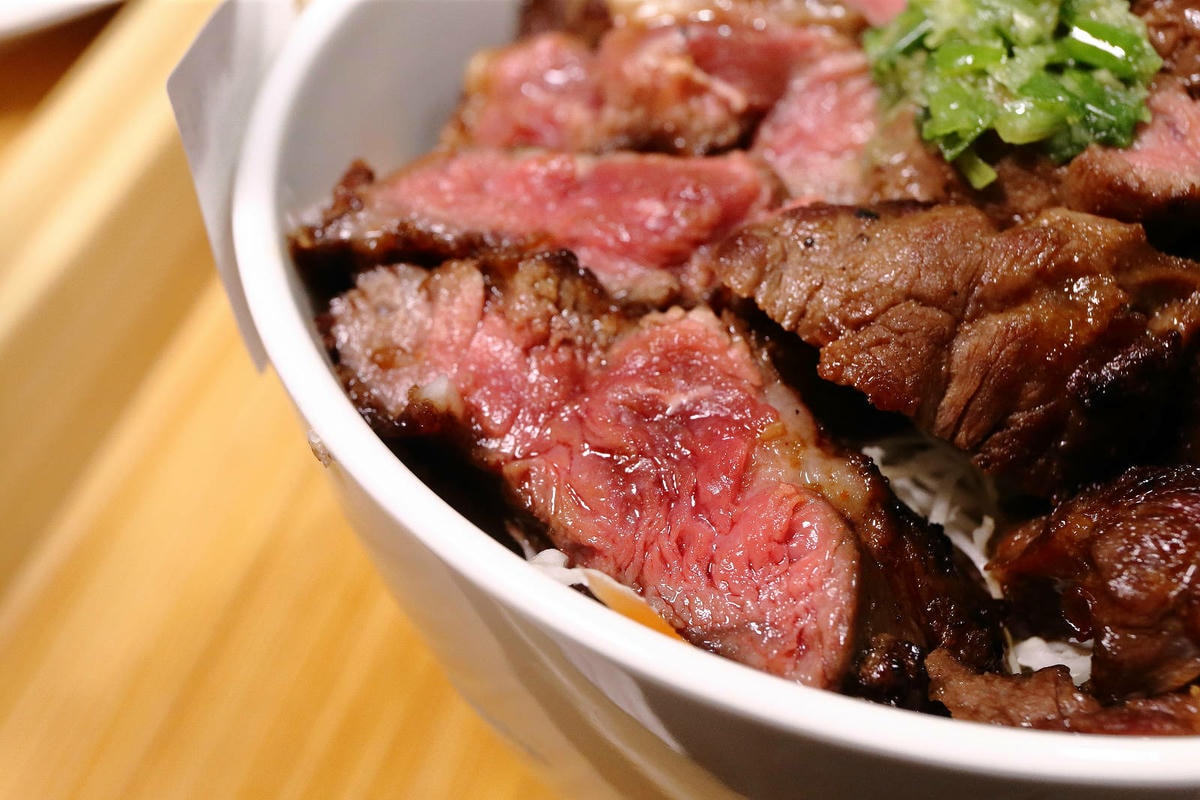 三峽隱藏版美食,肉享家自助式人氣丼飯,滿滿的肉量鋪在白飯上, 三峽隱藏版美食,肉享家自助式人氣丼飯,滿滿的肉量鋪在白飯上,
