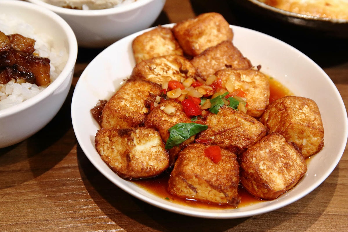 遼寧夜市超人氣平價熱炒店!有有1969,必點冠軍滷肉飯,網友