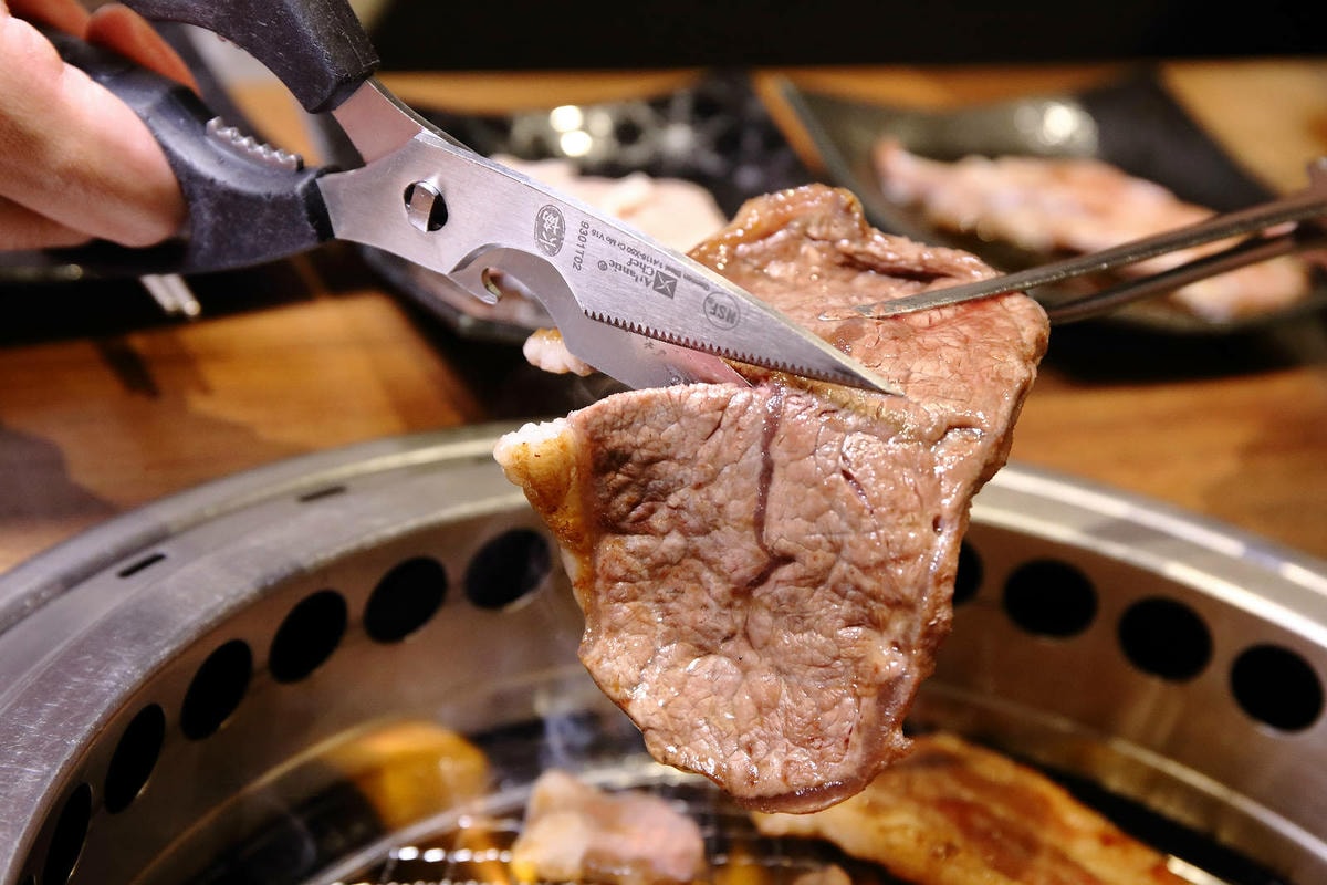 2025微風台北車站餐廳推薦!上村牧場燒肉吃到飽,「特急列車 2025微風台北車站餐廳推薦!上村牧場燒肉吃到飽,「特急列車