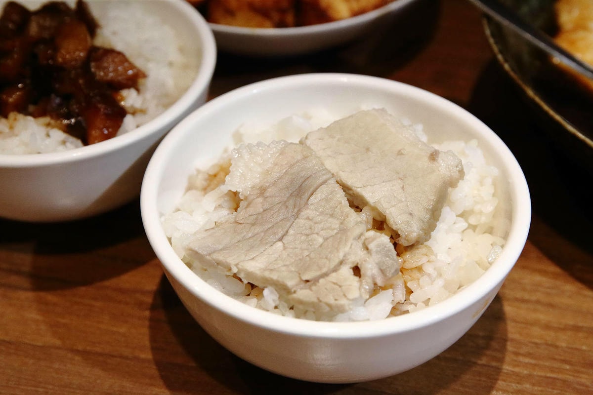 遼寧夜市超人氣平價熱炒店!有有1969,必點冠軍滷肉飯,網友