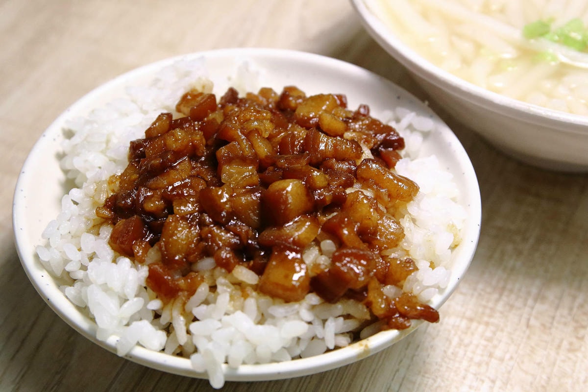 中和在地人推薦宵夜-中和米粉湯,古早味米粉湯、超巨蚵仔煎、金 中和在地人推薦宵夜-中和米粉湯,古早味米粉湯、超巨蚵仔煎、金